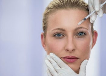 Botox Injections May Alleviate Depression Along With Wrinkles 11 Image of a woman receiving Botox injection by a dermatologist
