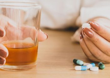 Is drinking safe when taking prescription sleep aids? 2 Is drinking safe when taking prescription sleep aids